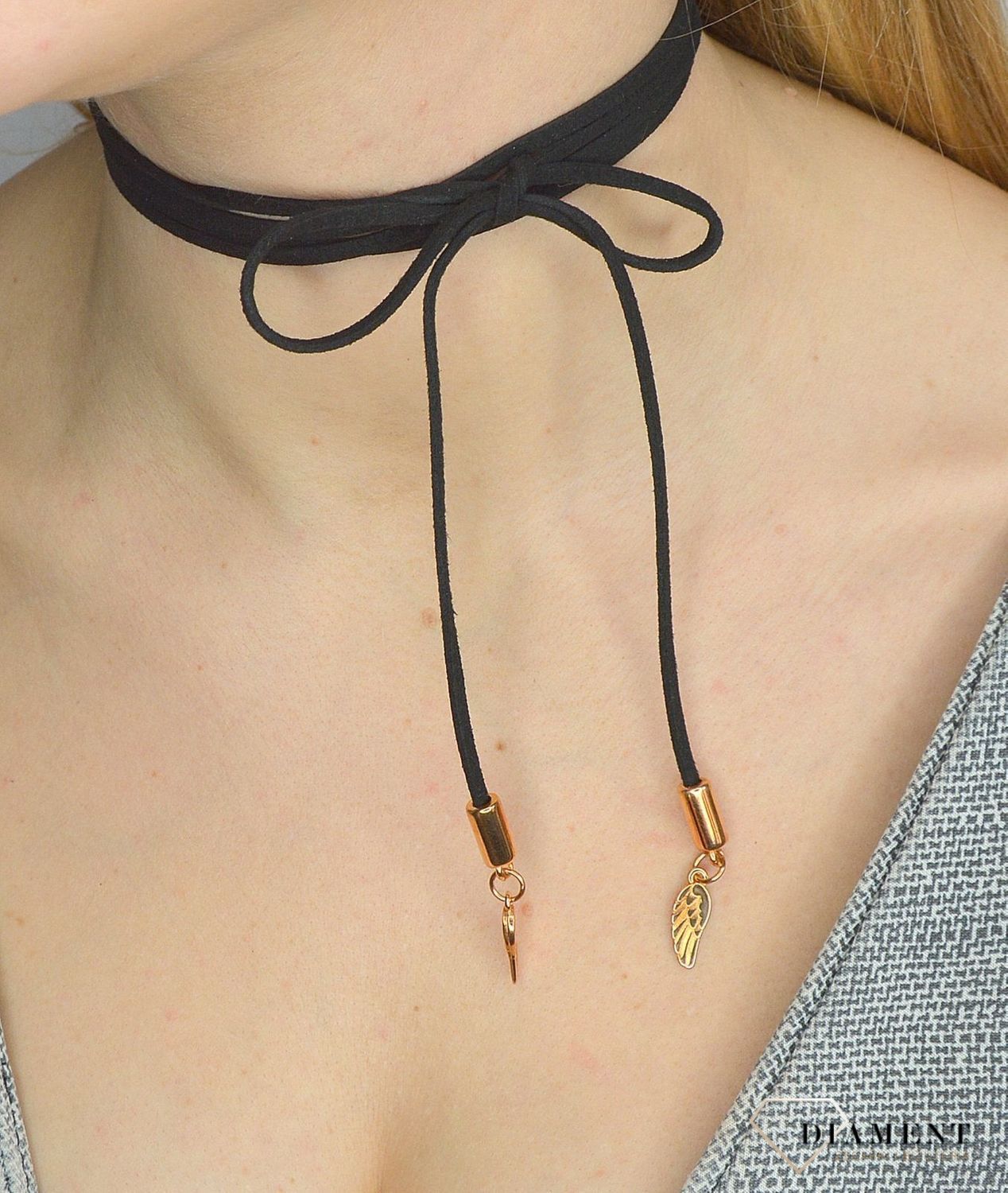 Naszyjnik choker damski czarny By Dziubeka różowe skrzydełka NIL2005 ✓Biżuteria damska.jpg